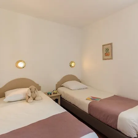 Pierre Les Rives De Cannes Apartment