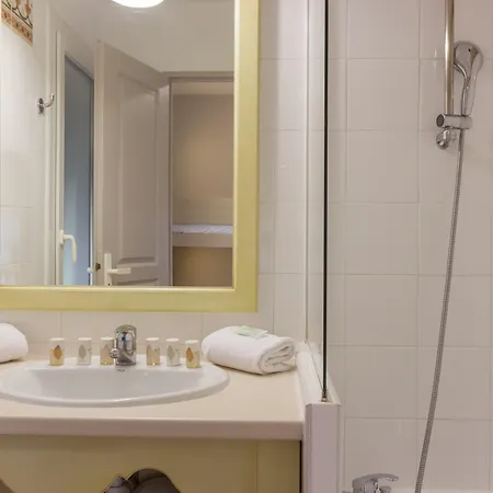 Apartment Pierre Les Rives De Cannes